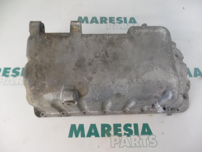 Usagé Couvercle carter Fiat Scudo (220Z) 2.0 JTD 16V Prix € 90,75 Prix TTC proposé par Maresia Parts