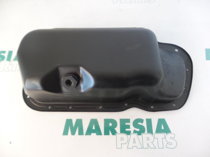 Usagé Couvercle carter Peugeot 306 Prix € 25,00 Règlement à la marge proposé par Maresia Parts