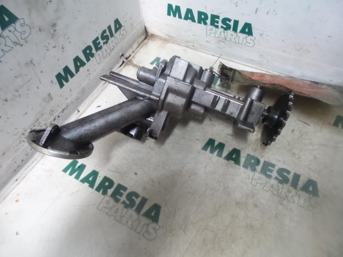 Gebrauchte Ölpumpe Renault Megane II (BM/CM) 1.9 dCi 120 Preis € 65,00 Margenregelung angeboten von Maresia Parts