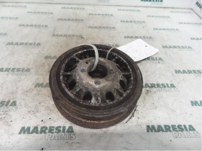 Crankshaft pulley from a Alfa Romeo 156 (932) 1.6 Twin Spark 16V 2000