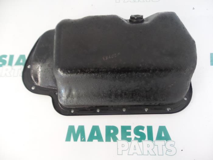Usagé Couvercle carter Peugeot 205 II (20A/C) 1.4 Prix € 25,00 Règlement à la marge proposé par Maresia Parts