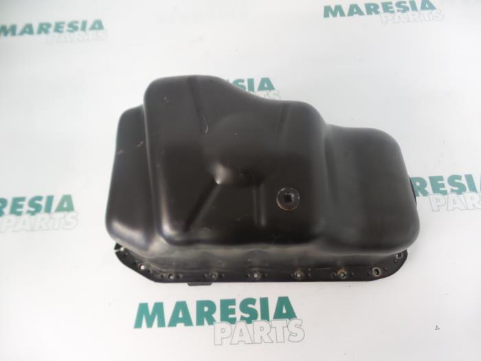 Gebrauchte Ölwanne Renault Clio (B/C57/357/557/577) 1.2e Kat. Preis € 35,00 Margenregelung angeboten von Maresia Parts