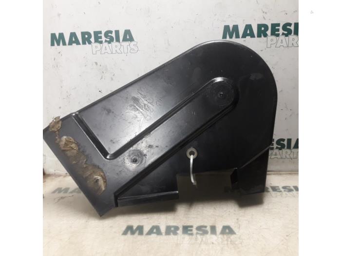 Usagé Couvercle de distribution Fiat Scudo (220Z) 1.9 D Prix € 20,00 Règlement à la marge proposé par Maresia Parts