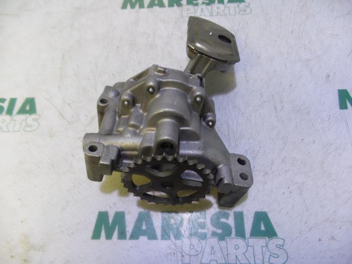 Gebrauchte Ölpumpe Citroen C5 II Break (RE) 2.0 HDiF 16V Preis € 50,00 Margenregelung angeboten von Maresia Parts