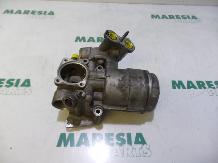 Gebrauchte Ölfilterhalter Renault Vel Satis (BJ) 3.0 dCi V6 24V Preis € 60,00 Margenregelung angeboten von Maresia Parts