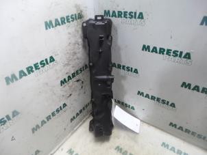 Used Rocker cover Citroen C4 Coupé (LA) 1.4 16V Price € 25,00 Margin scheme offered by Maresia Parts