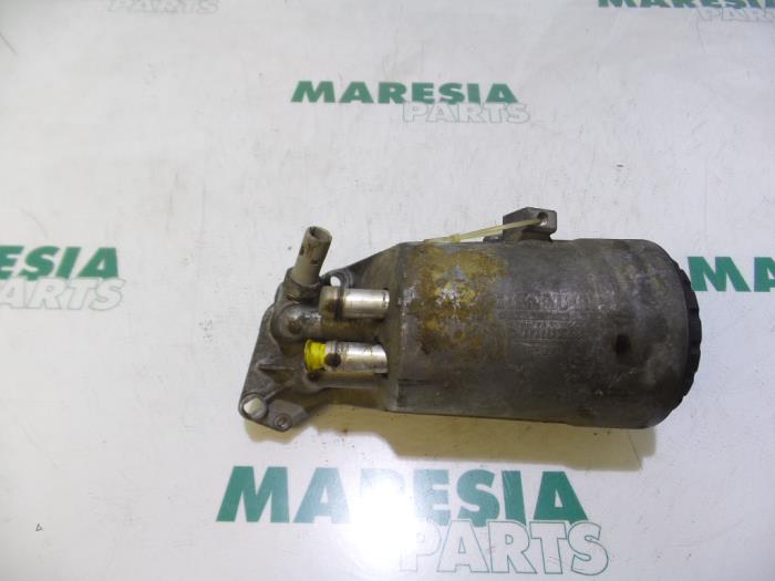 Gebrauchte Ölfilterhalter Renault Vel Satis (BJ) 2.2 dCi 150 16V Preis € 50,00 Margenregelung angeboten von Maresia Parts