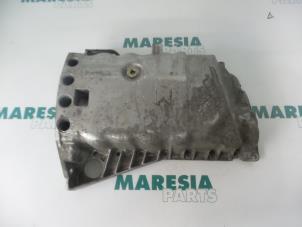 Used Sump Renault Grand Scénic II (JM) 1.9 dCi 120 Price € 30,00 Margin scheme offered by Maresia Parts