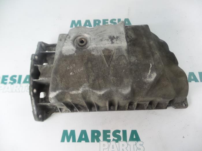 Gebrauchte Ölwanne Renault Megane Scenic Preis € 30,00 Margenregelung angeboten von Maresia Parts