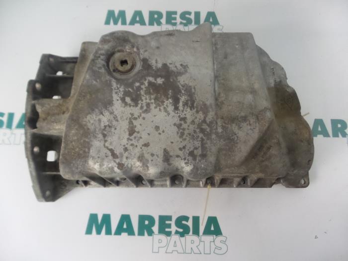 Gebrauchte Ölwanne Renault Megane Scenic Preis € 30,00 Margenregelung angeboten von Maresia Parts