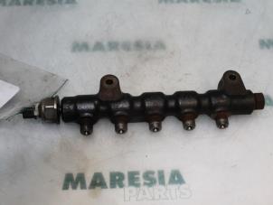 Used Fuel injector nozzle Peugeot 307 Break (3E) 1.6 HDiF 110 16V Price € 30,00 Margin scheme offered by Maresia Parts