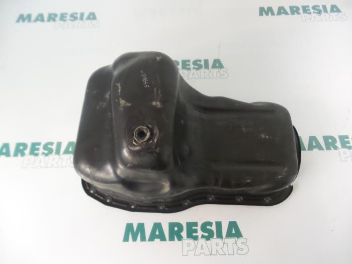 Usagé Couvercle carter Renault Megane Coupé (DA) 1.6i Prix € 50,00 Règlement à la marge proposé par Maresia Parts