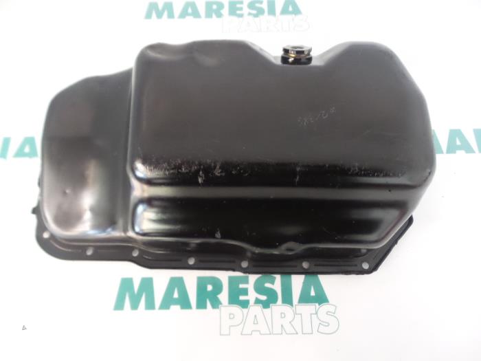 Gebrauchte Ölwanne Peugeot 206 (2A/C/H/J/S) 1.6 XS,XT Preis € 50,00 Margenregelung angeboten von Maresia Parts