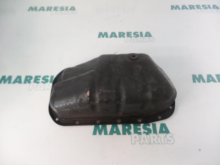 Usagé Couvercle carter Renault Clio II (BB/CB) 1.2 Prix € 35,00 Règlement à la marge proposé par Maresia Parts