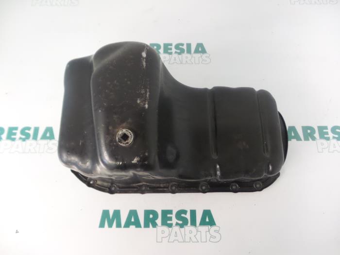 Gebrauchte Ölwanne Renault Clio II (BB/CB) 1.4 Preis € 25,00 Margenregelung angeboten von Maresia Parts