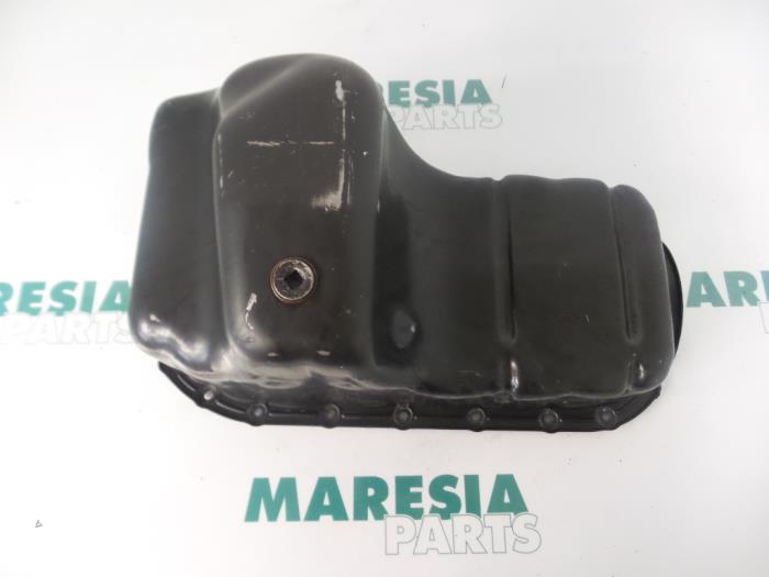 Gebrauchte Ölwanne Renault Clio II (BB/CB) 1.4 Preis € 25,00 Margenregelung angeboten von Maresia Parts