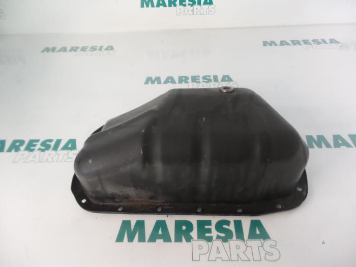 Usagé Couvercle carter Renault Clio II (BB/CB) 1.2 Prix € 35,00 Règlement à la marge proposé par Maresia Parts