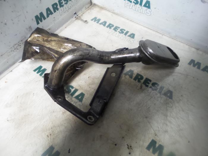 Używane Pompa oleju Peugeot 407 SW (6E) 2.0 HDiF 16V Cena € 25,00 Procedura marży oferowane przez Maresia Parts
