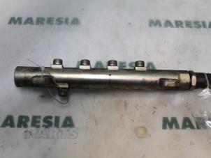 Begagnade Bränsleinsprutningsmunstycke Alfa Romeo 147 (937) 1.9 JTDM Pris € 105,00 Marginaltabell erbjuds av Maresia Parts