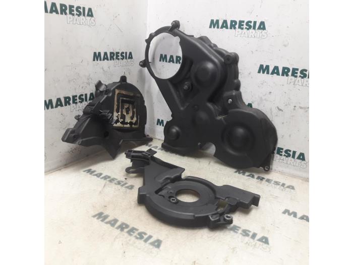 Usagé Couvercle de distribution Peugeot 207/207+ (WA/WC/WM) 1.6 HDi 16V Prix € 20,00 Règlement à la marge proposé par Maresia Parts