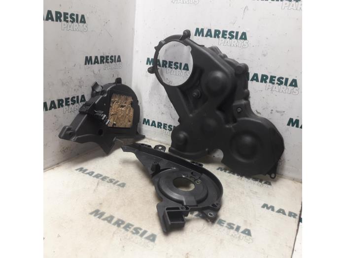 Usagé Couvercle de distribution Peugeot 207/207+ (WA/WC/WM) 1.6 HDi 16V Prix € 20,00 Règlement à la marge proposé par Maresia Parts
