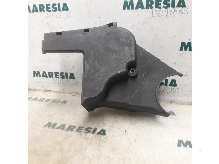Usagé Couvercle de distribution Fiat Punto II (188) 1.4 16V Prix € 20,00 Règlement à la marge proposé par Maresia Parts