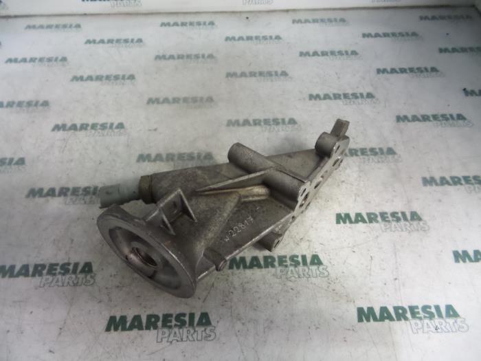Gebrauchte Ölfilterhalter Peugeot 407 SW (6E) 2.0 16V Preis € 40,00 Margenregelung angeboten von Maresia Parts