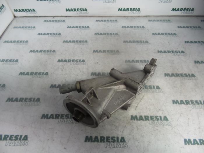 Gebrauchte Ölfilterhalter Peugeot 307 CC (3B) 2.0 16V Preis € 40,00 Margenregelung angeboten von Maresia Parts