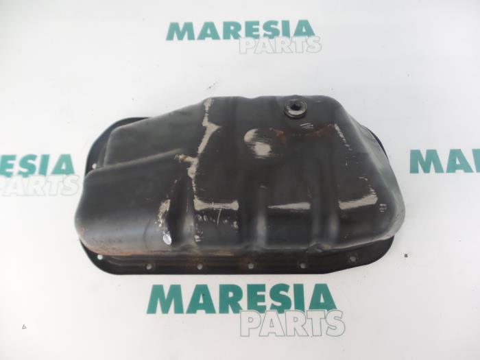 Usagé Couvercle carter Renault Twingo (C06) 1.2 Prix € 35,00 Règlement à la marge proposé par Maresia Parts