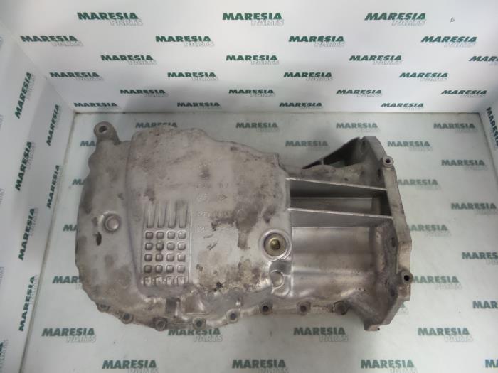 Usagé Couvercle carter Renault Laguna II (BG) 1.8 16V Prix € 30,00 Règlement à la marge proposé par Maresia Parts