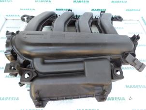 Used Intake manifold Renault Modus/Grand Modus (JP) 1.6 16V Price € 29,00 Margin scheme offered by Maresia Parts