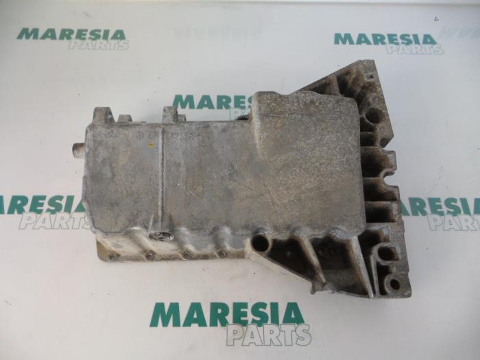 Usagé Couvercle carter Citroen Xantia (X1/2) 2.0i 16V Prix € 50,00 Règlement à la marge proposé par Maresia Parts