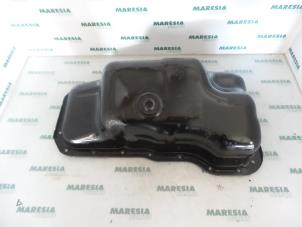Usagé Couvercle carter Fiat Doblo (223A/119) 1.6 16V Prix € 25,00 Règlement à la marge proposé par Maresia Parts