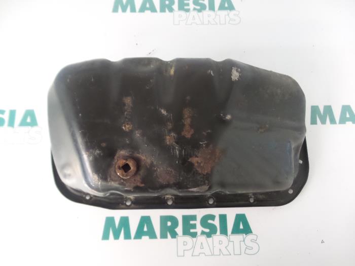 Usagé Couvercle carter Renault Twingo (C06) 1.2 Prix € 35,00 Règlement à la marge proposé par Maresia Parts
