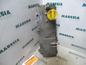 Used Rocker cover Renault Kangoo (KC) 1.4 Price € 65,00 Margin scheme offered by Maresia Parts