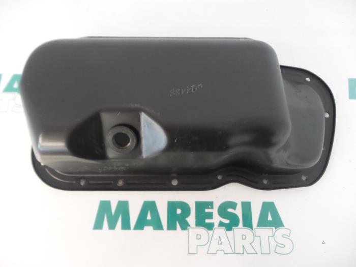 Usagé Couvercle carter Peugeot 106 II 1.4 XN,XR,XS,XT Prix € 25,00 Règlement à la marge proposé par Maresia Parts