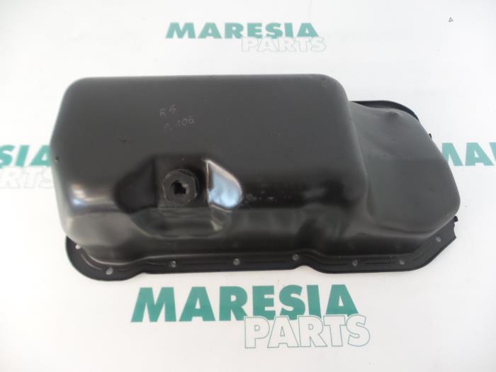 Gebrauchte Ölwanne Peugeot 106 Preis € 25,00 Margenregelung angeboten von Maresia Parts