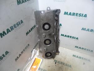 Usados Tapa de válvulas Renault Espace (JK) 3.0 dCi V6 24V Precio € 75,00 Norma de margen ofrecido por Maresia Parts