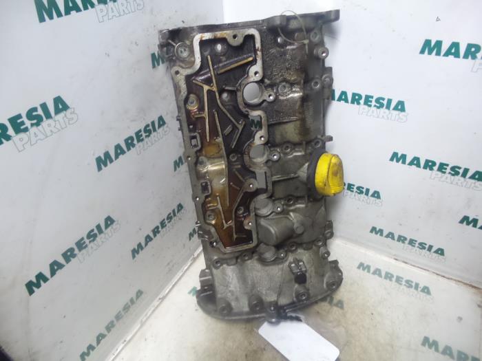 Usagé Couvercle soupapes Renault Espace (JK) 2.0 16V Turbo Prix € 75,00 Règlement à la marge proposé par Maresia Parts