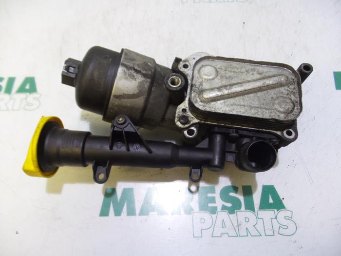 Soporte de filtro de aceite de un Lancia Ypsilon (843) 1.3 JTD 16V Multijet 2004