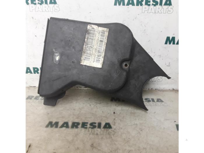 Usagé Couvercle de distribution Fiat Bravo (182A) 1.2 16V Prix € 20,00 Règlement à la marge proposé par Maresia Parts