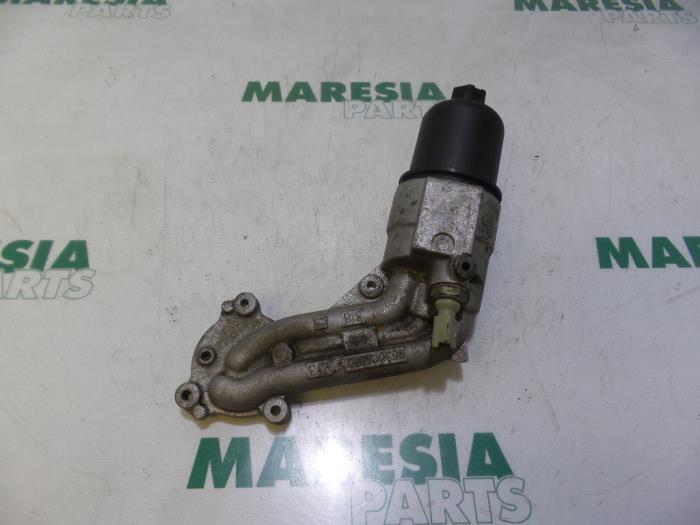 Gebrauchte Ölfilterhalter Peugeot 206 SW (2E/K) 1.4 Preis € 35,00 Margenregelung angeboten von Maresia Parts