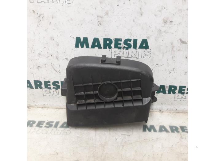 Usagé Couvercle de distribution Peugeot 206 (2A/C/H/J/S) 1.4 XR,XS,XT,Gentry Prix € 20,00 Règlement à la marge proposé par Maresia Parts