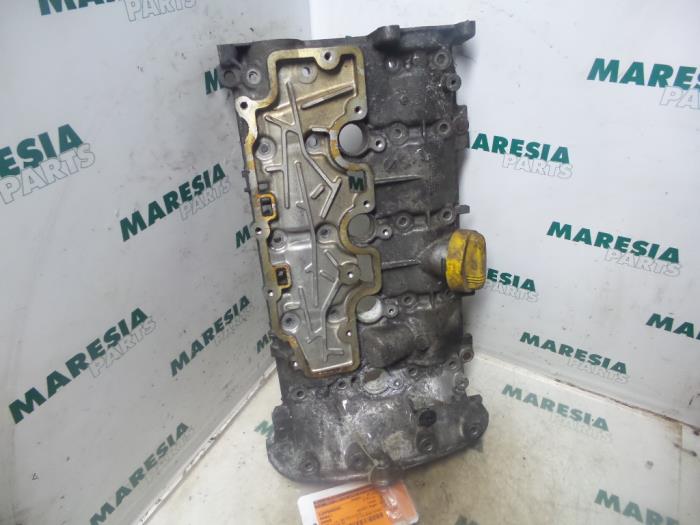 Usagé Couvercle soupapes Renault Espace (JK) 2.0 Turbo 16V Grand Espace Prix € 75,00 Règlement à la marge proposé par Maresia Parts