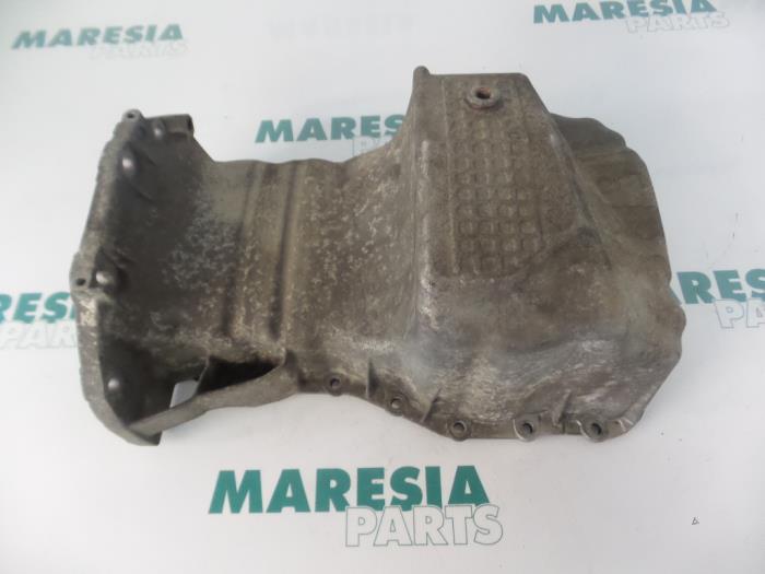 Usagé Couvercle carter Renault Megane (BA) 1.6i ,Easy Prix € 35,00 Règlement à la marge proposé par Maresia Parts