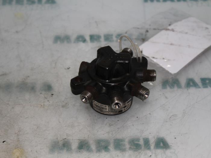 Gebrauchte Einspritzdüse (Einspritzer) Renault Megane II (BM/CM) 1.5 dCi 80 Preis € 50,00 Margenregelung angeboten von Maresia Parts