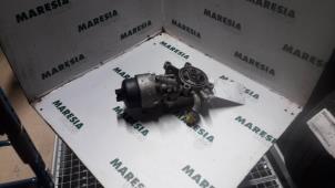 Used Oil filter holder Peugeot 307 CC (3B) 2.0 HDIF 16V Price € 50,00 Margin scheme offered by Maresia Parts
