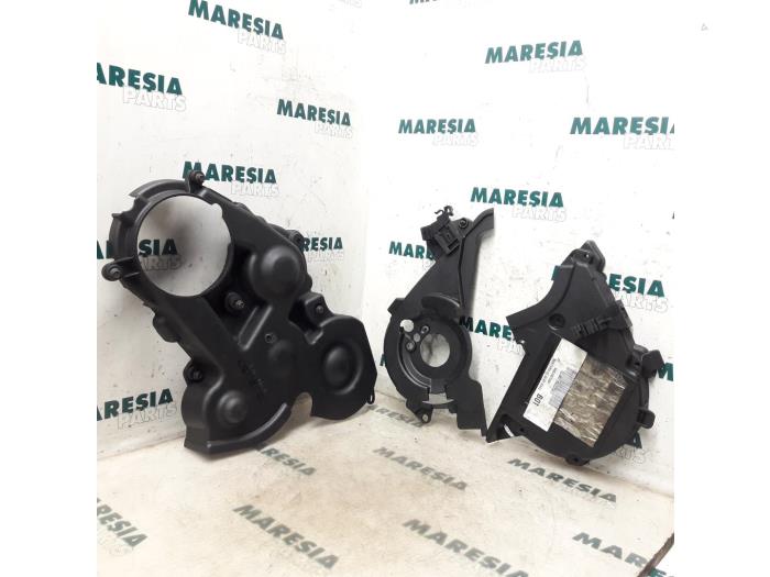 Usagé Couvercle de distribution Peugeot 307 SW (3H) 1.6 HDi 16V Prix € 20,00 Règlement à la marge proposé par Maresia Parts