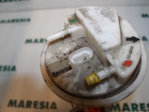 Usados Bomba eléctrica de combustible Renault Clio II (BB/CB) 1.6 Autom. Precio € 20,00 Norma de margen ofrecido por Maresia Parts