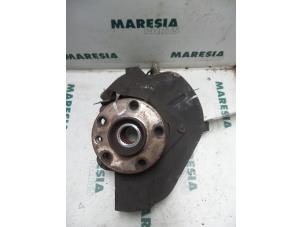Used Knuckle, front left Peugeot 807 2.0 HDi 16V Price € 75,00 Margin scheme offered by Maresia Parts